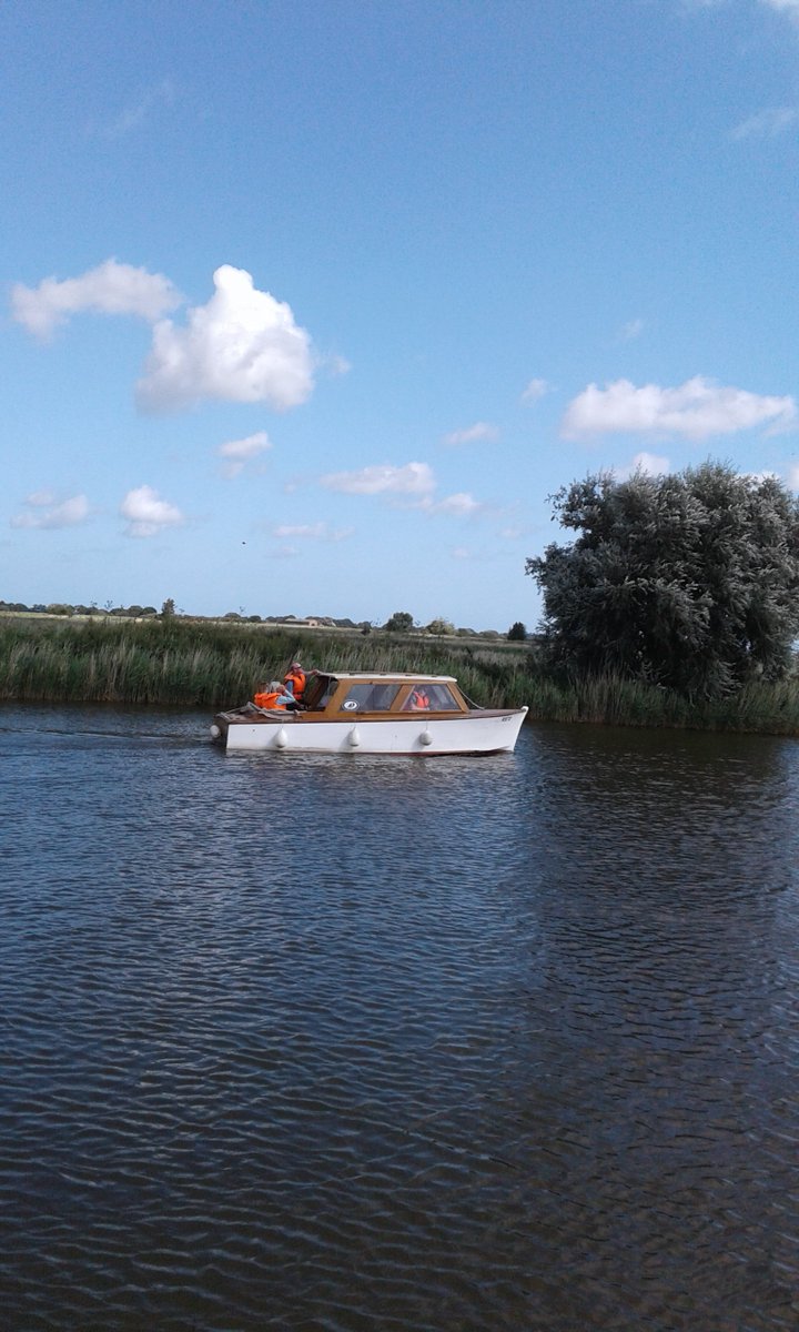marthamboats's tweet photo. Day launches are a great way to explore the Norfolk Broads
Our day boats are available to hire next week and carry up to 6 people. Hire time from 9 am to 4 pm.
#dayboat
#daylaunch https://t.co/JDVKJzAk80