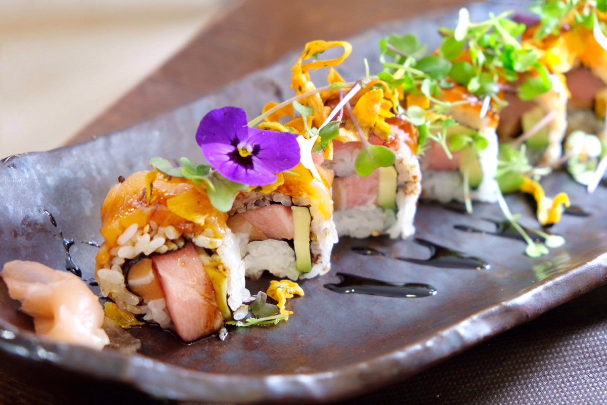 LosFoodistas's tweet photo. El #restaurante #fukamura es una auténtica taberna japonesa en el límite entre el barrio de #Gracia y el Eixample de #Barcelona Un lugar prefecto para ir a comer si estás en las #fiestasdegracia Aquí tienes una completa guía con sitios para elegir https://t.co/aFEDt4bibN https://t.co/BjeVRph1Mg