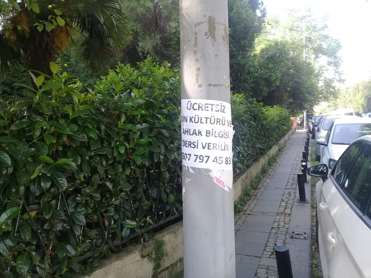 BurcuTeker1's tweet image. Her gün ücretsiz maruz kalıyoruz zaten...