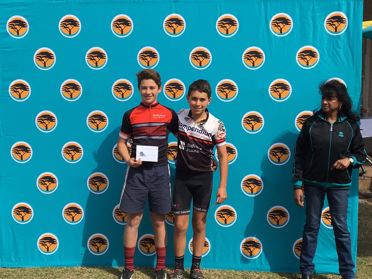 ROAGsport's tweet image. 🏆 Ladies 25km Winners 🏆

1.) Errin Mackridge 1:25:26
2.) Emily van Heerden 1:27:16
3.) Riley Smith 1:29:19

🏆 Men’s 25km Winners 🏆

1.) Sean Yelland 1:14:05
2.) Evan Moolman 1:17:51
3.) Omar Wilson 1:18:04

#race9 #quattro #bornwithmomentum