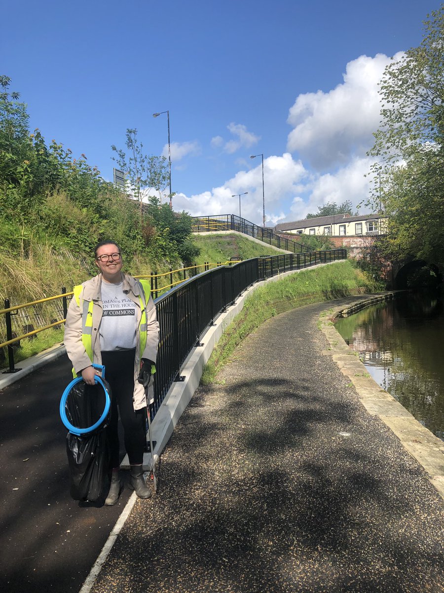 cllrcharlottem's tweet photo. ✨#Audenshaw @CanalRiverTrust monthly clean up ✨🍃 Today was litter picking, cutting down brambles and doing some gardening that would make @GwynneMP proud! https://t.co/O7ImdF894b
