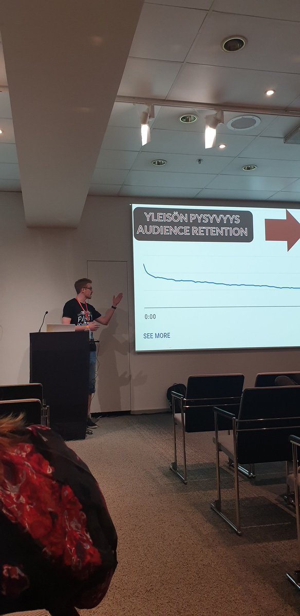 #tubeacademy on täydessä vauhdissa ja tarjolla on tiukkaa asiaa. Lavalla on tähän mennessä nähty <a href="/Pastorific/">Jussi Koski</a> @Viljamitz @karrianttoni ja juuri nyt <a href="/AleksiHimself/">Aleksi Linna</a> tarjoilee tiukkaa asiaa tuben analytiikkaa. #tubecon2019 <a href="/TUBECONfi/">TUBECON</a>