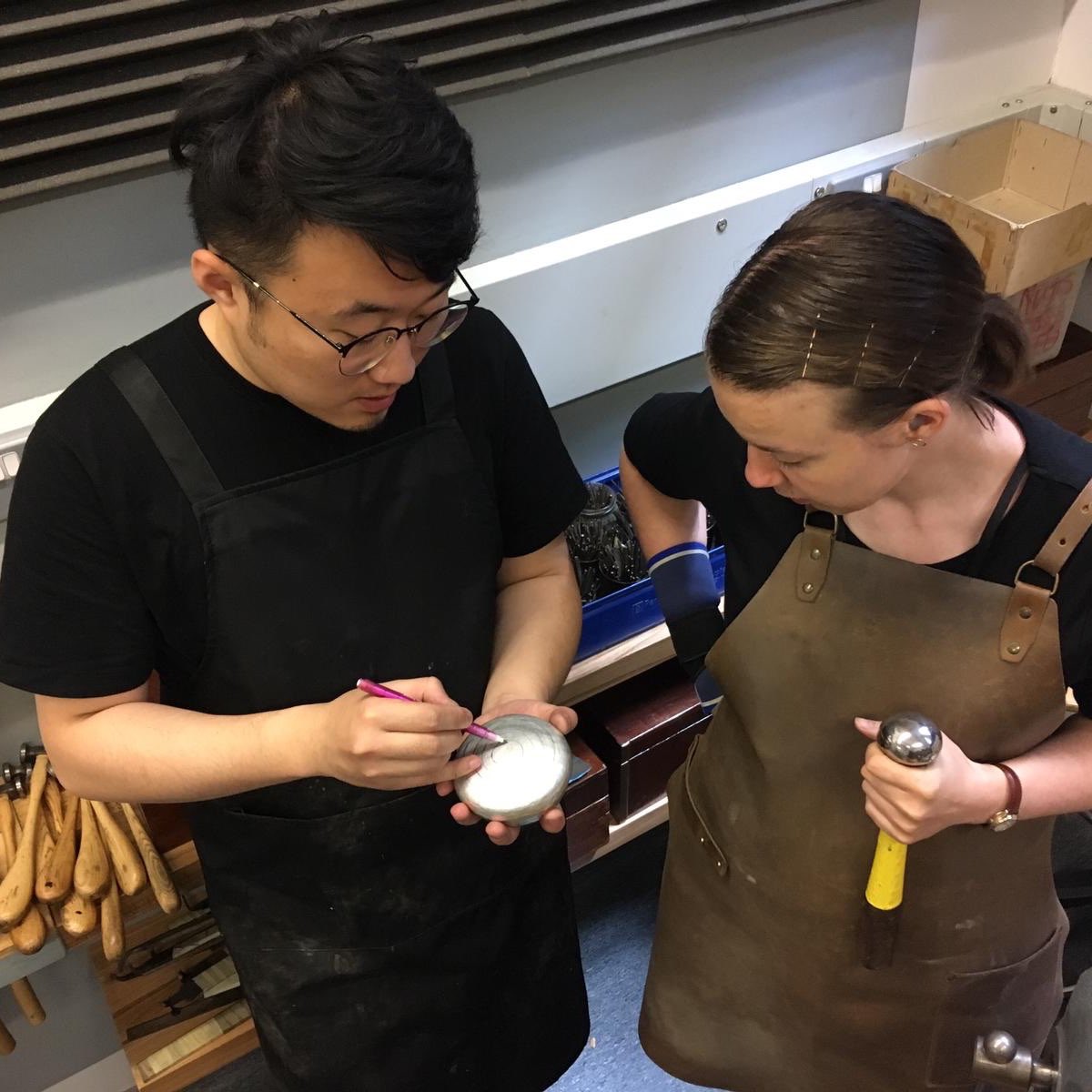 CBsilversmiths's tweet photo. Last day of our #Graduate #SkillsTrainingProgramme course INTRODUCTION TO #HAMMERWORK SKILLS.
@The_Silver_Duck @rebecca_boldra #KarenWestland #KatieWatson &amp; @ZS_Shawn #planishing their silver #beakers to remove the hammer marks from raising. Beautiful results. https://t.co/utYbIdC0L2