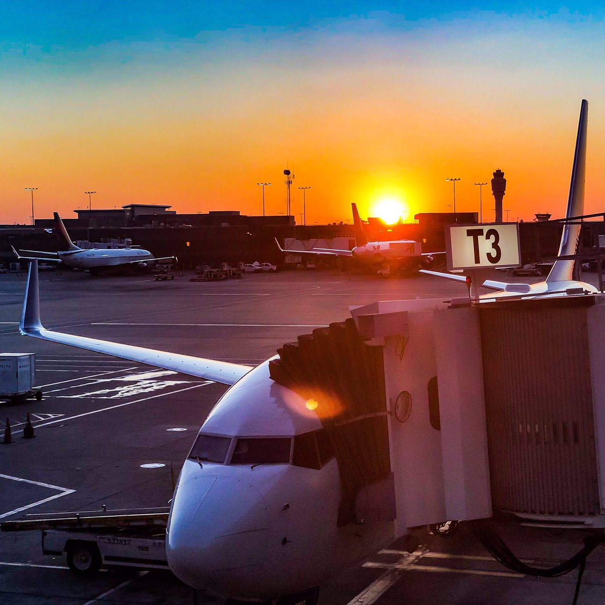 mandyburnette's tweet photo. Early morning flight vibes with @Delta at @ATLairport . See you in a bit NYC! #weekendaway https://t.co/PsqK68gf86