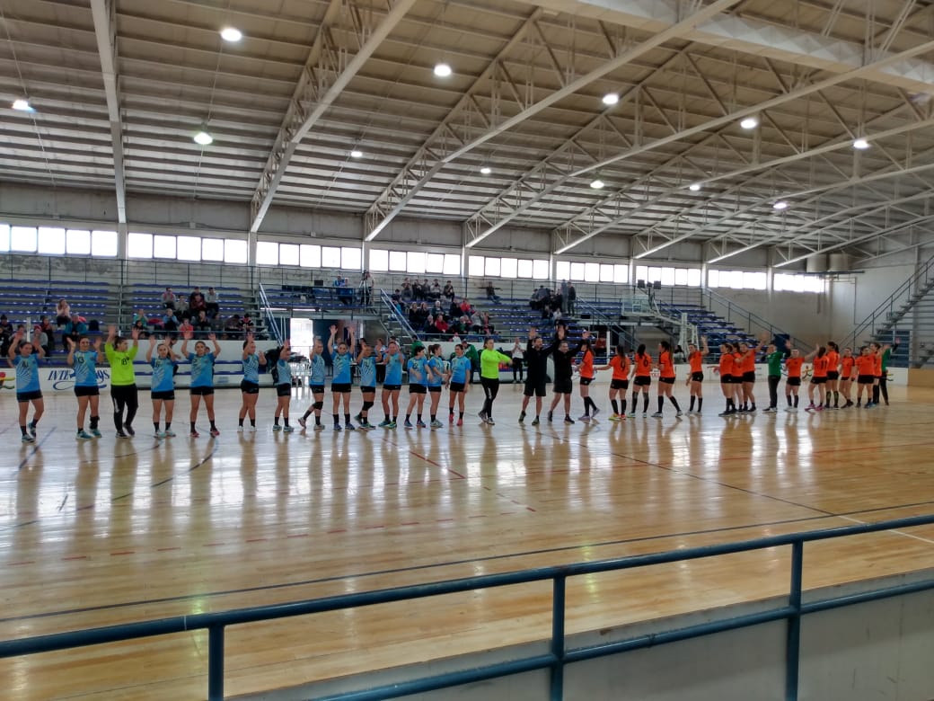 NACIONAL A| En instantes se viene el primer encuentro del mejor handball del país a nivel clubes!!!!! 

🏟️ Polideportivo municipal
🎟️Libre y gratuita
   Streaming: <a href="/FCOhandball/">FCO Handball</a> - #Asturianohandball youtu.be/hqLQCg1whXk

#handball #vamoscipo #nacionalA #cipolletti