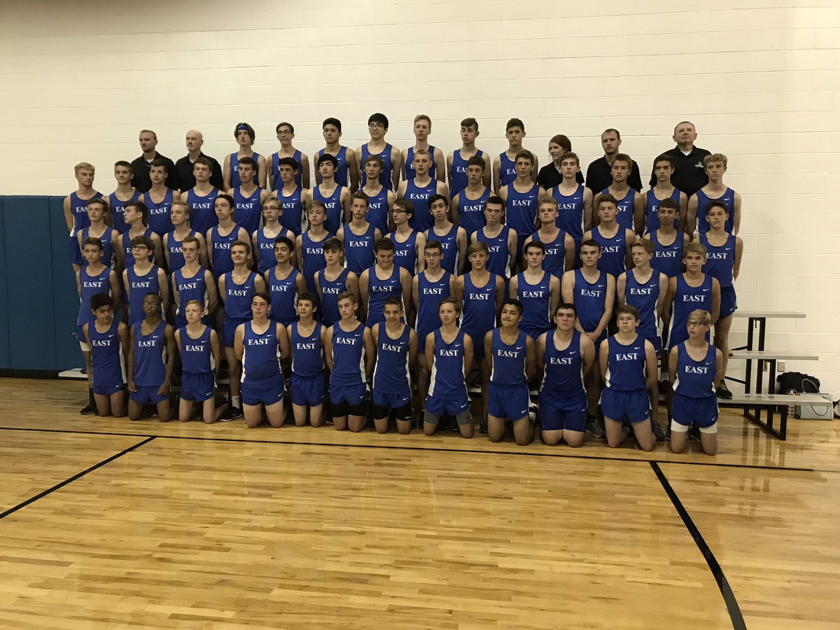 Spartan_CC's tweet photo. The 2019 Lincoln East Boys Cross Country Team. A brotherhood built on hard work and dedication! #SpartansAssemble #TheLegsFeedTheWolf
#thewellisdeep https://t.co/A9CPoghwLY