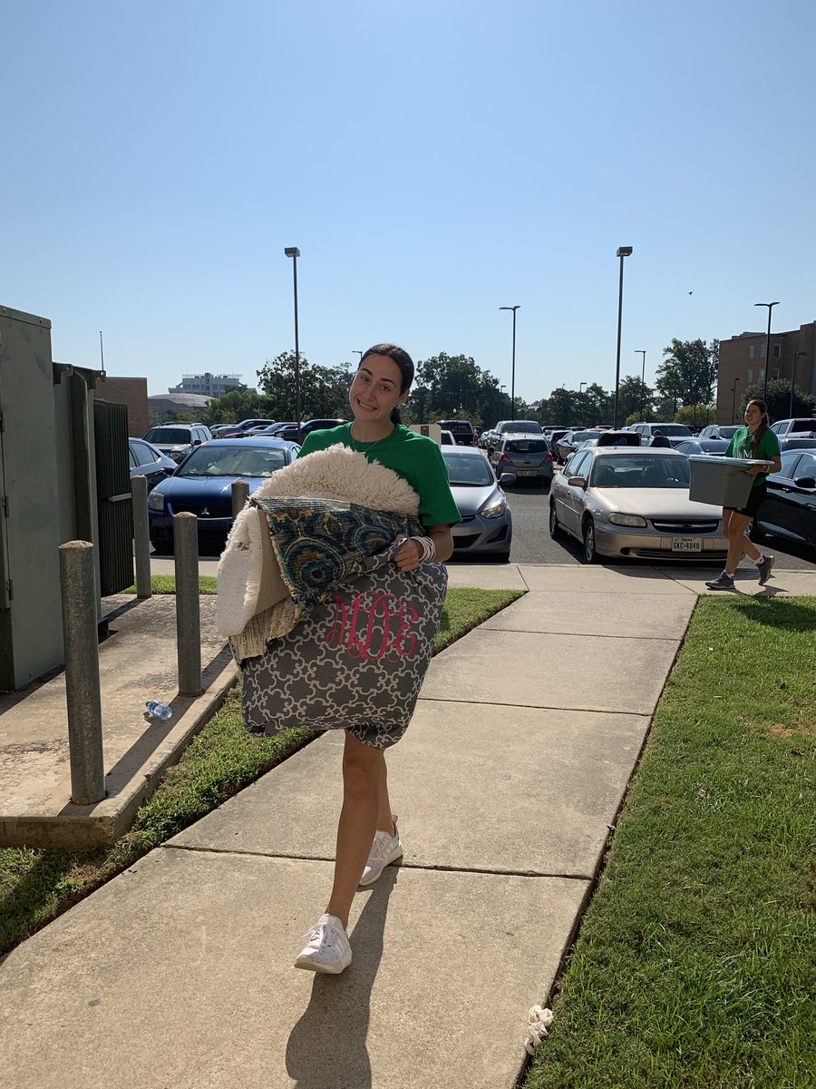 coinally1's tweet photo. Our ladies got to flex their muscles and their Warhawk Pride at #MoveInMania! Our student-athletes got the opportunity to help their Warhawk family move into their dorm rooms!! #TheBestIsOnTheBayou #WarhawkFamily https://t.co/OGQ2Cp1h3o