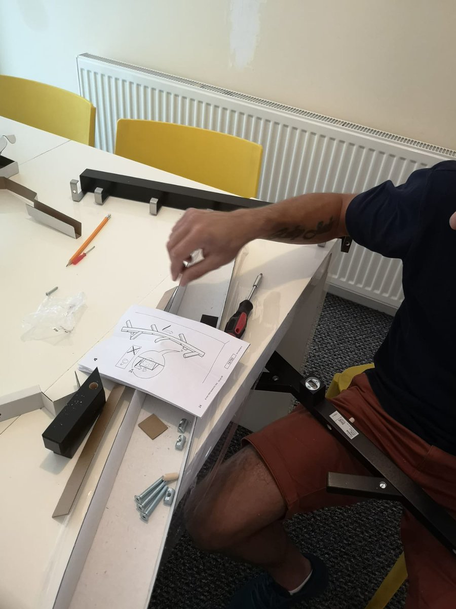 TJHomeServices's tweet photo. @IKEAUK Flat pack fun #handyman #orpington #kent #IKEA https://t.co/TVK9COO7Au