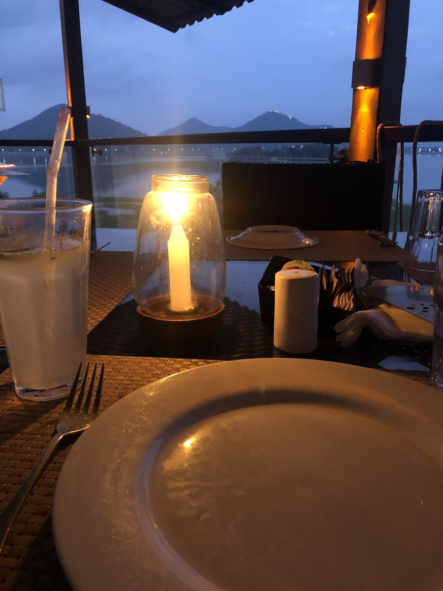 EsotericPhoenix's tweet photo. So this was dinner today, won’t say it was amazing! NOT because I was bad company but the experience extended was not appetising. All this aside, had Lal Maas and it was truly something! :) #DateWithSelf https://t.co/R9C0AIEbI8
