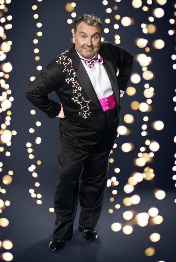 ABPtheatreshows's tweet photo. PANTO CASTING NEWS
We are thrilled to announce that both our Clacton @PrincesTheatre and Oldham @Grange_Theatre productions of Snow White and the Seven Dwarfs this Christmas will feature special pre-recorded footage of National Treasure @THERussellGrant 
as Man in the Mirror! https://t.co/2tSe9snqKW