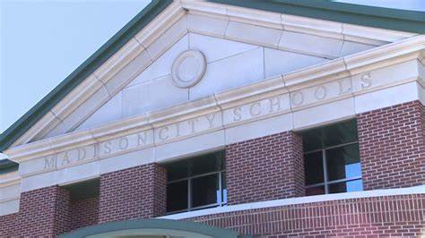 Madison_Forward's tweet photo. "One week into this school year, Madison City’s enrollment stands at 11,665 for a net gain of 233 students over the summer. Another 200 are in progress.”

That’s potentially 433 students we don’t have funding for this school year. Move #MadisonForward!
https://t.co/H78Nhb9gxd https://t.co/zCvhfrnJtK