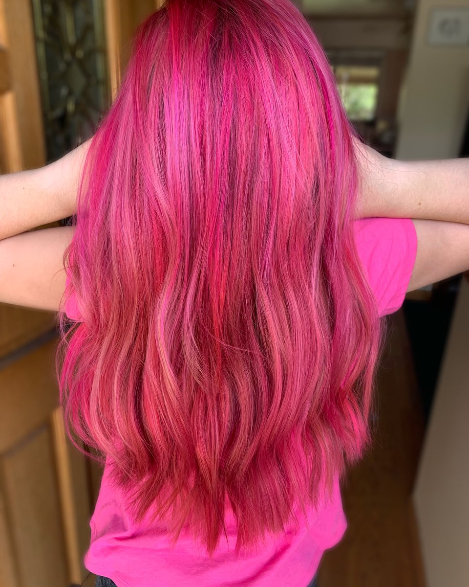 alexpaintshair's tweet photo. .
anything is possible with sunshine βοΈ & a little P I N K πππππ
__
#pulpriothair #pinkhair #pinkbalayage #balayageombre #highlights #vividhair #mermaidhair #backtoschoolhair #candy #cupid #blush #denverstylist #arvadastylist #coloradostylist #framar #colortrak #wetbrush https://t.co/Z7ssqzXpHg
