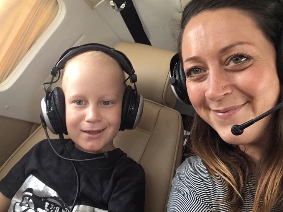 takemethereuk's tweet photo. We help families like Sid’s to have access to treatment. This are Sid’s mum words: “They organised to take us to Manchester and back for Sidney’s proton treatment. It was an amazing experience and most importantly made the journey shorter for Sid” #ChildhoodCancer https://t.co/I14rScu7R0