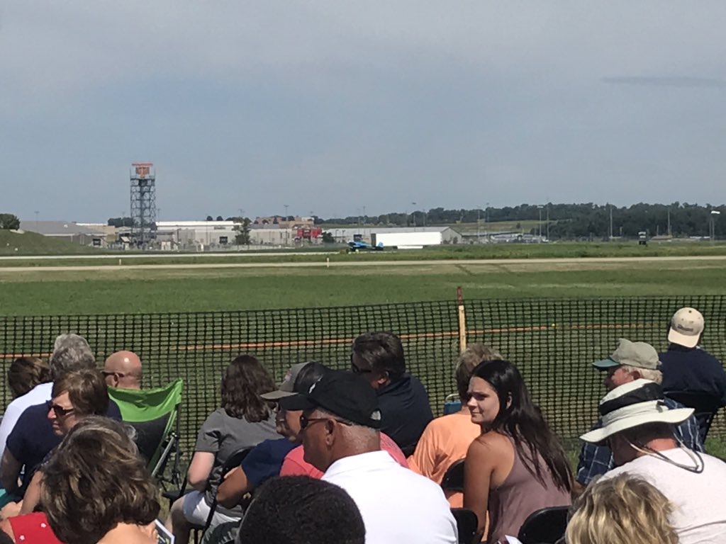 jjskippy2's tweet photo. Incredible demonstration by the @vanguardsquadro today. Have a great time playing golf, Steve! #powerontheprairie https://t.co/s88NYwu0NK