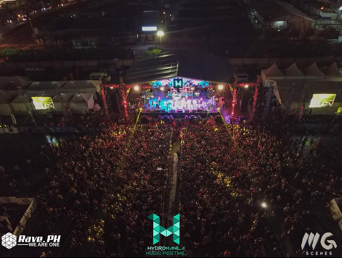 15k strong!💪 This is <a href="/HydroManila/">Hydro Manila</a> music festival❤
#RAVEph #WeAreOne #TheOutletofYourRaveExperience #Bookit 
#HailHydro #HydroManila2019 #WeMakeItRain