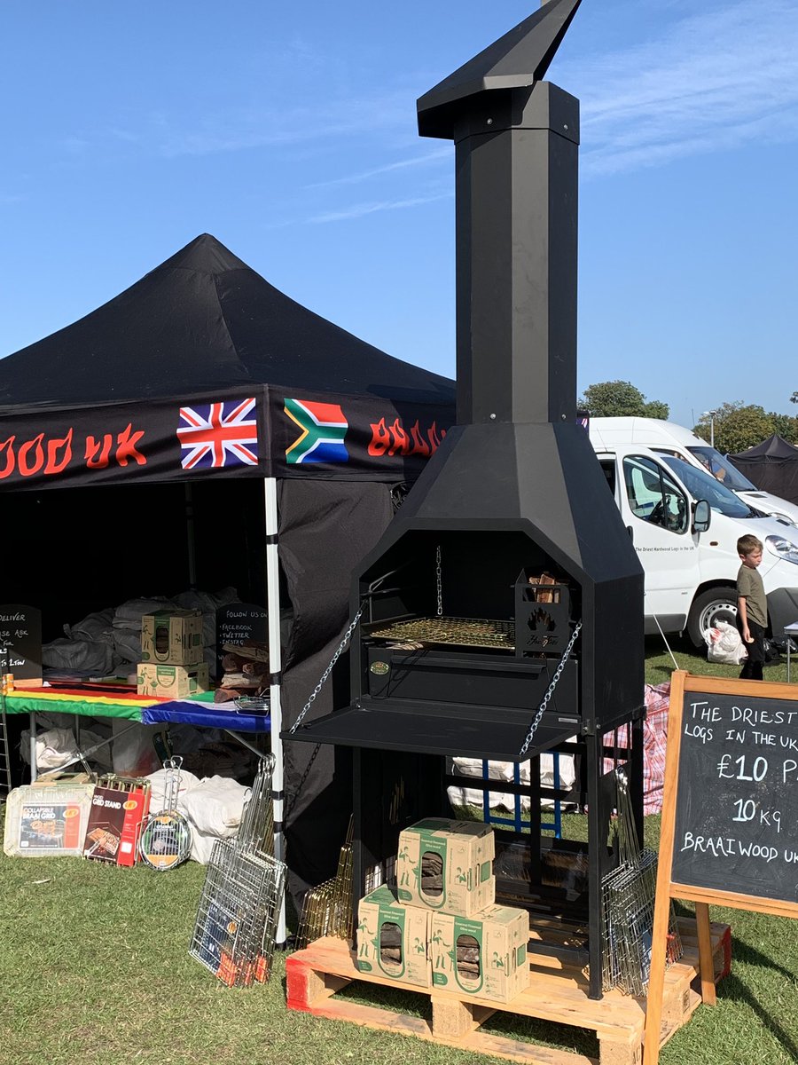 braaiwooduk's tweet photo. Great to be here for the 2nd year 👍🔥🇿🇦☀️#braaiwooduk #braaiwood #braai #bbq #smokeandfire @SmokeFireFest @ukbbq365 @HomeFiresSA https://t.co/efJrOvjza9