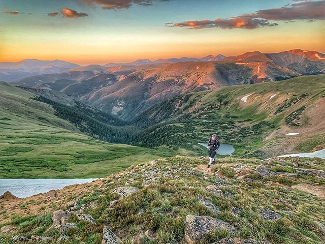 LocaWildApp's tweet photo. Good morning Colorado! Shredding some calories up Mt. Flora, above Berthoud pass 🏃 🏔 🏃‍♀️ ⠀

#coloradobackcountry #backcountryrunnimg #backcounty  #coloradorunning #runcolorado #locawildforcolorado #coloradooutdoors #coloradosnowboarding #shredcol… https://t.co/GBmAeySIcV https://t.co/VpUoWcTllT
