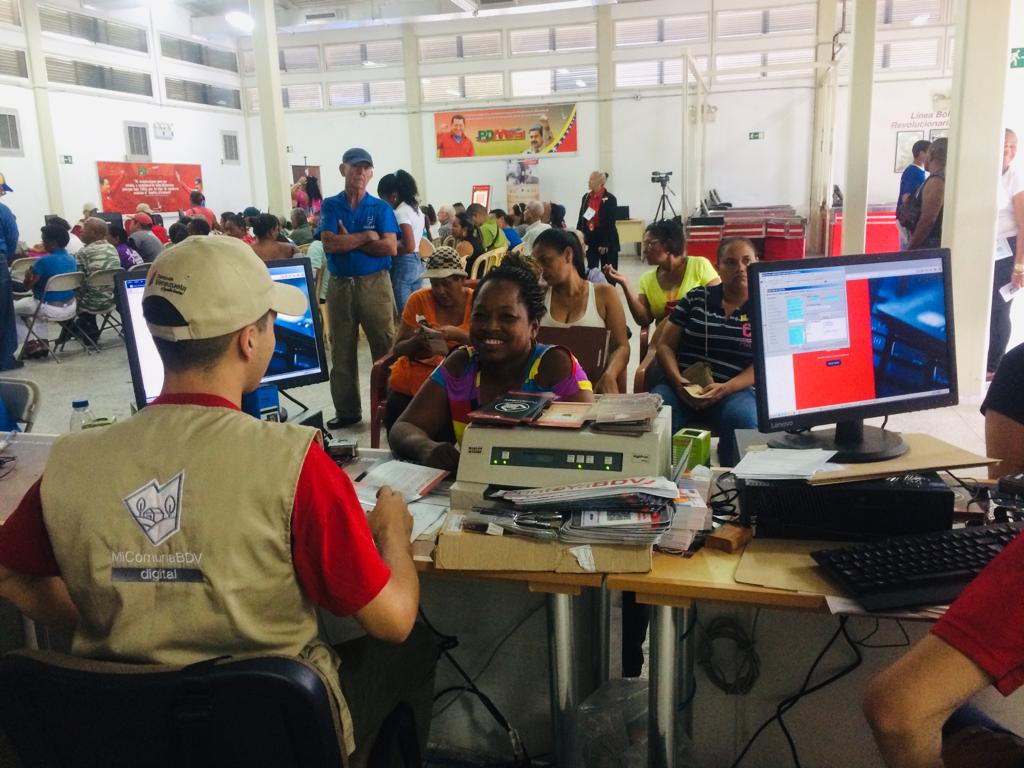 JormanValera's tweet photo. #sab17
jornada con @BcodeVenezuela gracias @NicolasMaduro @RMarcoTorres @OcumareDLaCosta esta consolidando el sistema económico Municipal @ErlinPacheco ampliando horizontes financiero #MiComunaBDVdigital #OcumareCimarron
#NoMoreTrump #Aragua #Ocumaredelacosta https://t.co/us0mhfDQO0