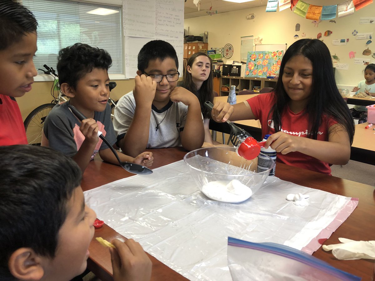 Saturday program had so much fun learning about fractions, how to use measuring cups and spoons, and how to double a recipe by making fluffy slime! <a href="/Centro_de_Ayuda/">Centro de Ayuda / Center of Help</a>