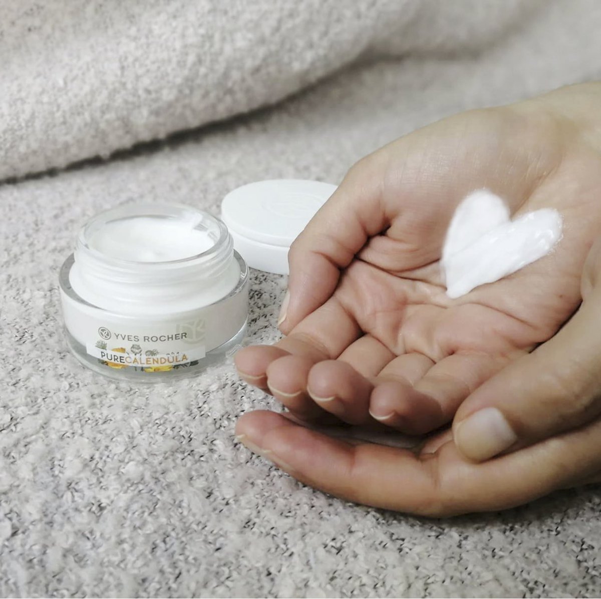 YvesZac's tweet photo. No te pierdas nuestra súper #oferta de campaña 11 #yvesrocher crema facial #dia y #noche regenerarte de #caléndula ! Enamórate de la #cosmeticavegetal por solo $119.00 comisionables 🤗😱❤️🌷 https://t.co/bYrDBPEvIy