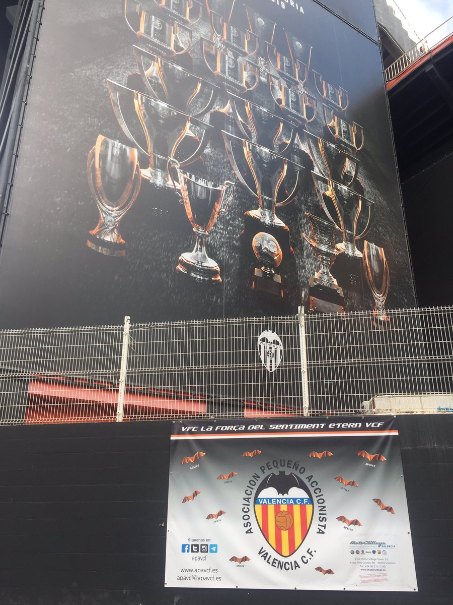 apavcf's tweet photo. #sedeAPAVCF | Podrás encontrar la sede de la APAVCF en el propio Mestalla. ¡Estáis invitados a visitarnos!
#VCF #Valencia #ValenciaCF #Amunt #AmuntVCF #AmuntValencia #ValenciaRealSociedad https://t.co/e5IO8cPHbl