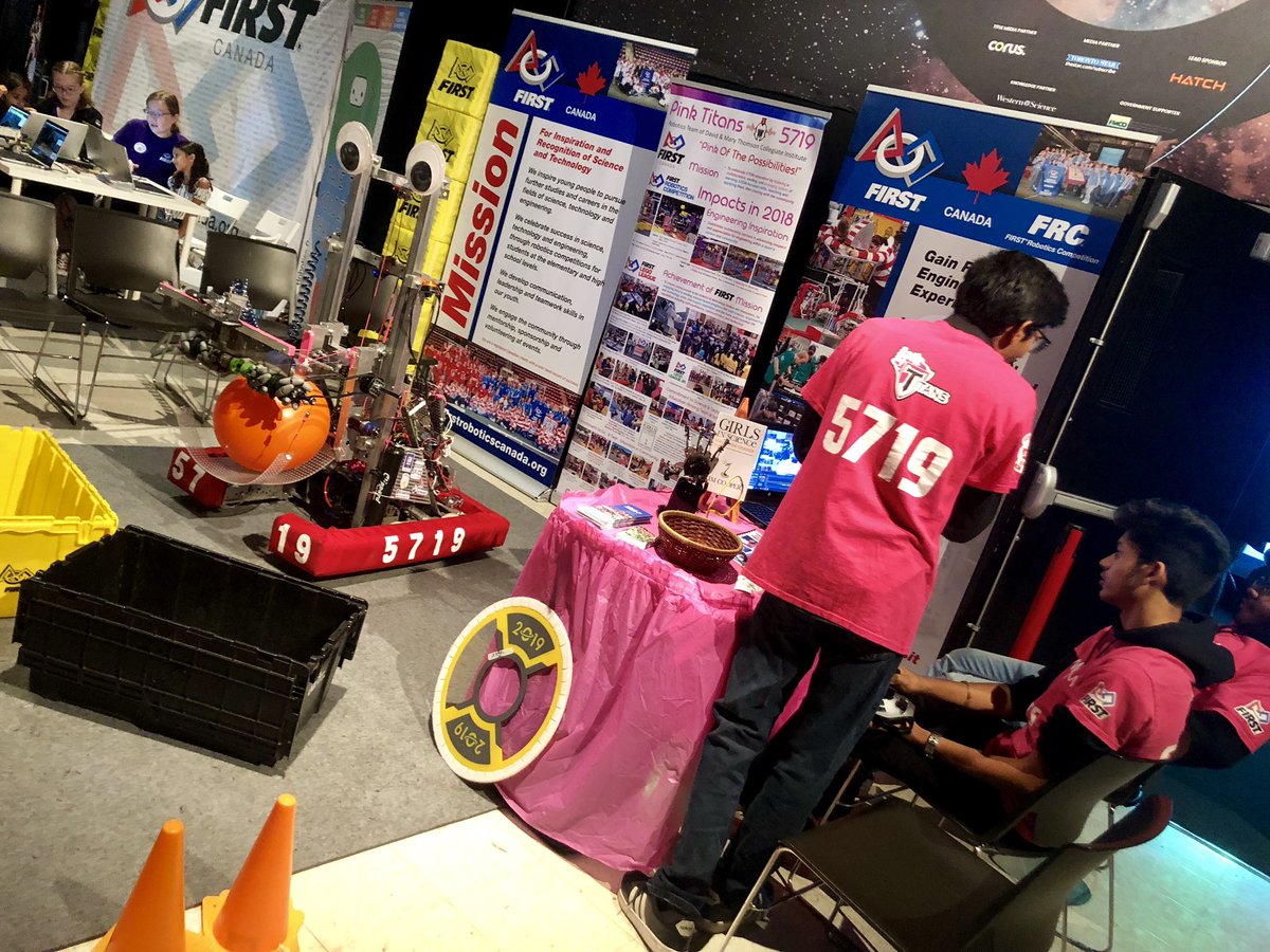 TDSB_Robotics's tweet image. Great to see @Edmund_Kim &amp;amp; The @frc5719 from @DMThomsonCI showcasing their robot for visitors to #SummerofSpace at the @OntScienceCtr @schan_tdsb @LC3_TDSB @CANFIRST