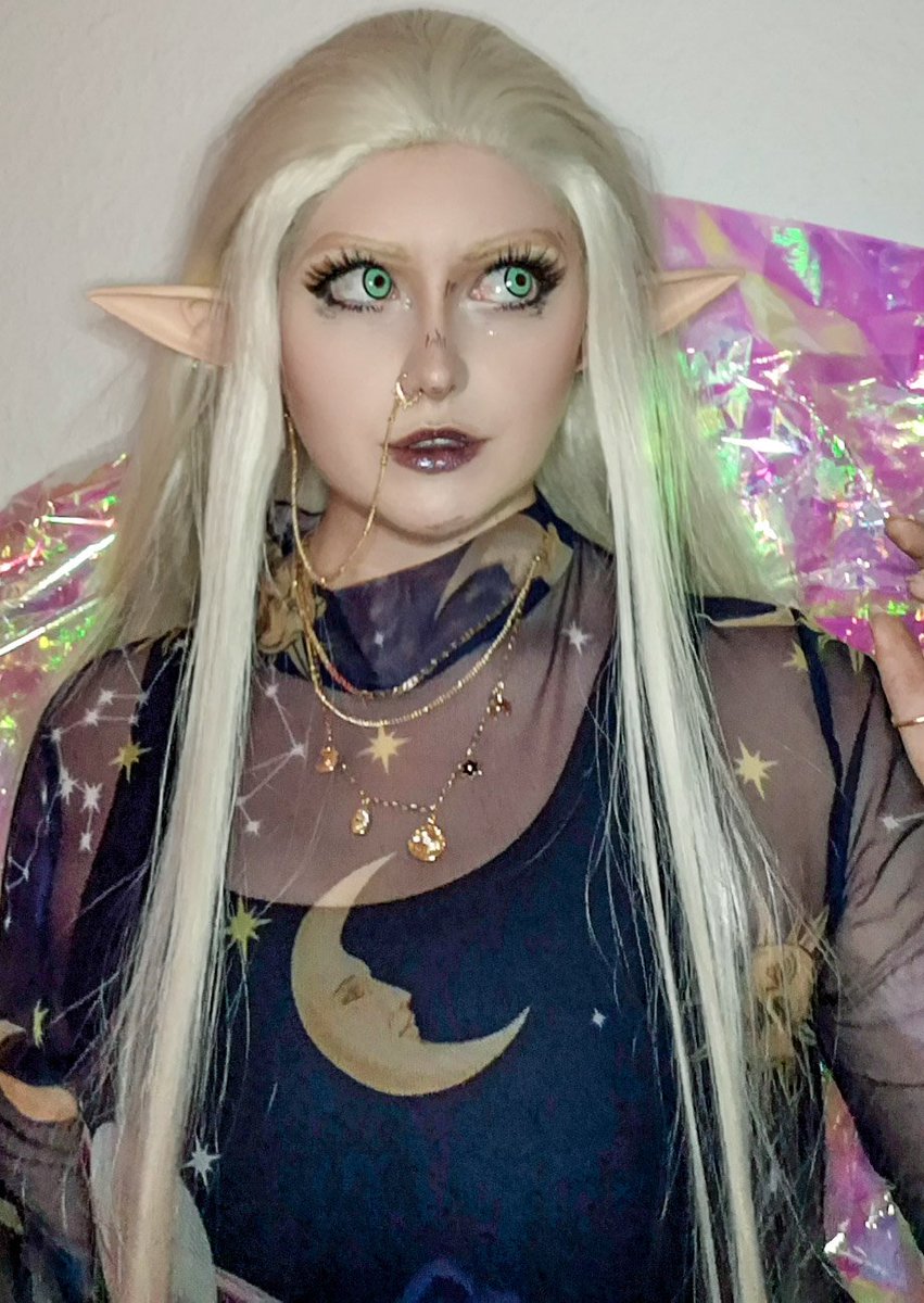 cupidcos's tweet photo. I am too insecure to post this costest on Instagram...so I'll just leave it here.😐😬
...at least I like my makeup🧝‍♂️🛸
#MikitakaHazekura #costest #JJBA
Reimi is: https://t.co/5IjklLiQ6F https://t.co/femzkUTeDR