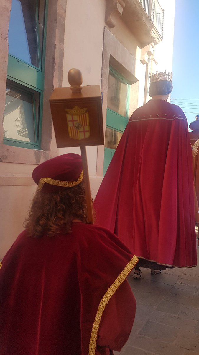 JuntsperMoia's tweet photo. Comencem! 114ena festa de l' #arbrefruiter de #Moià
Dedicatòria del president de la festa, el dibuixant Josep Picanyol @picanyol_j ❤ https://t.co/jFNLAh5fLM