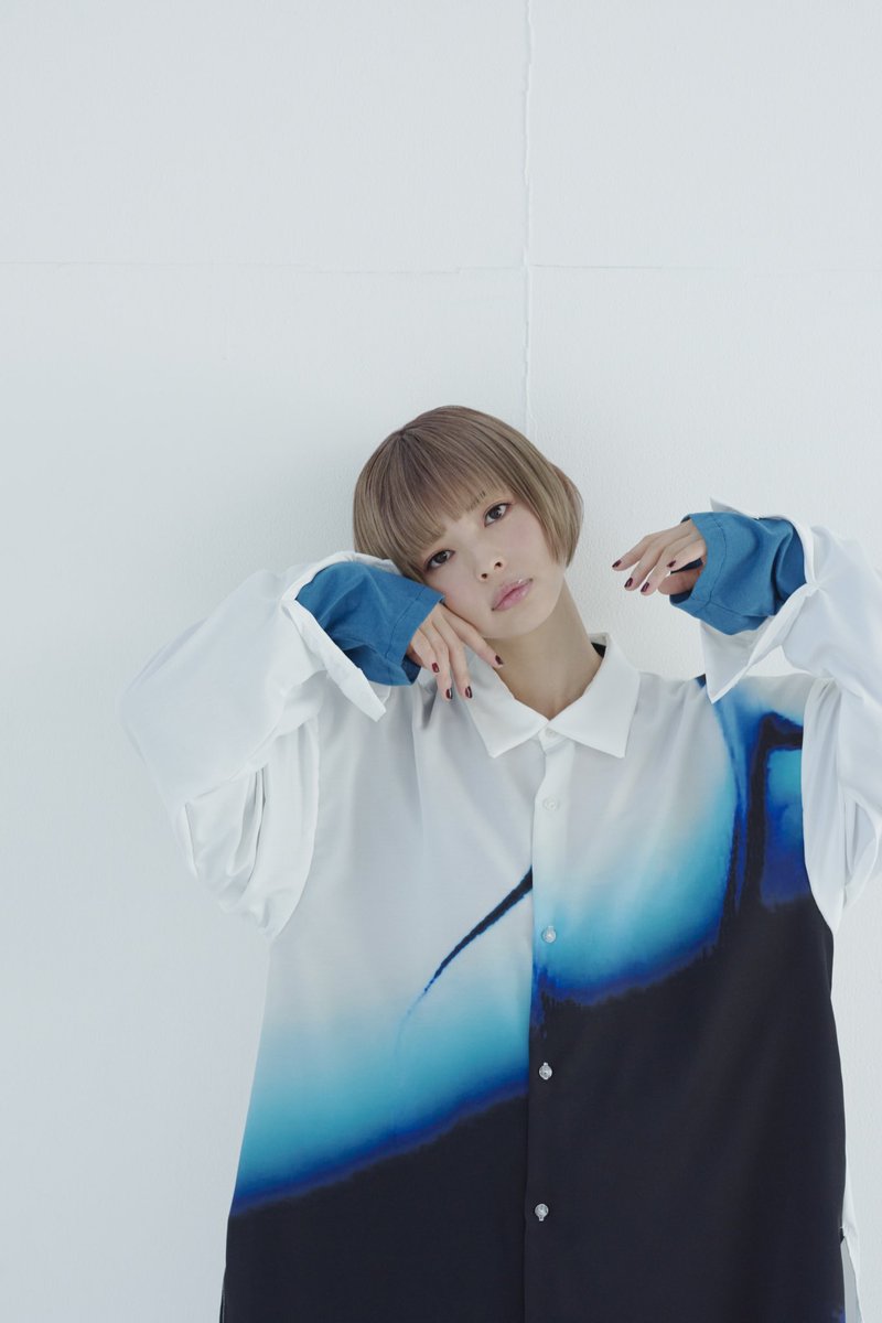 some0658's tweet photo. 4th collection【 表裏のエラッタ 】

「 Amelia graphic shirt 」

model :: 最上もが(@mogatanpe)

https://t.co/AjrrEkuZP8 https://t.co/iU18zLyK7U
