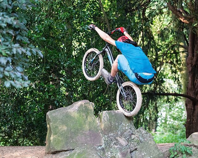 AndrewChai88's tweet photo. #biketrials #trials #elvastoncastle #scorpio_bike @scorpio_bike https://t.co/65C1Y5eqrh https://t.co/hDAtuzV8PL
