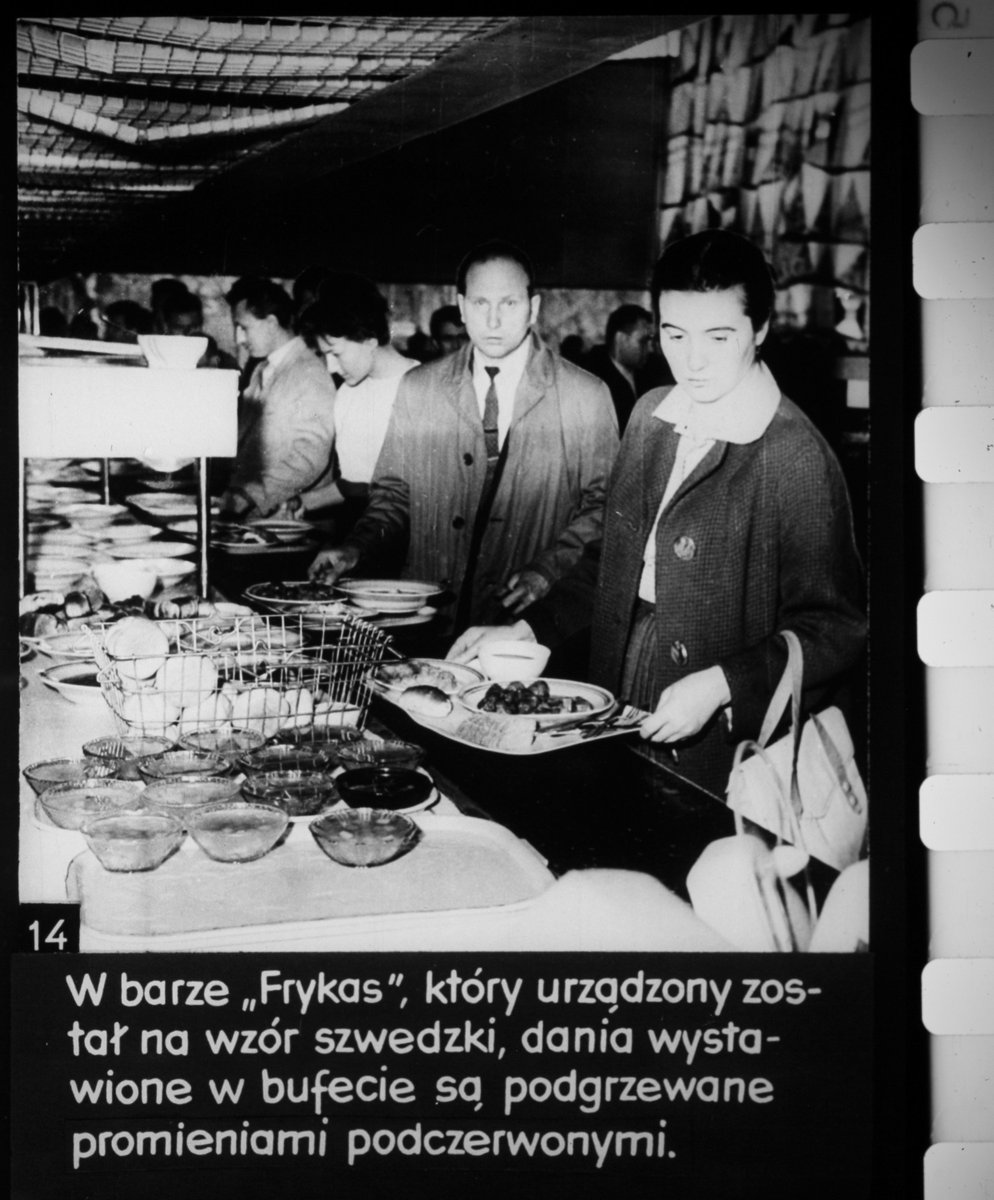Centrala_space's tweet photo. "I wonder who I would have become if I returned to Poland: maybe poor office worker, maybe MD of a successful company".
Memories like this will inspire our upcoming exhibition, in collab with @unibirmingham and #AHRC!
Stay tuned for more info!
#testimonyinpractice #brum https://t.co/DFQAlleQtb