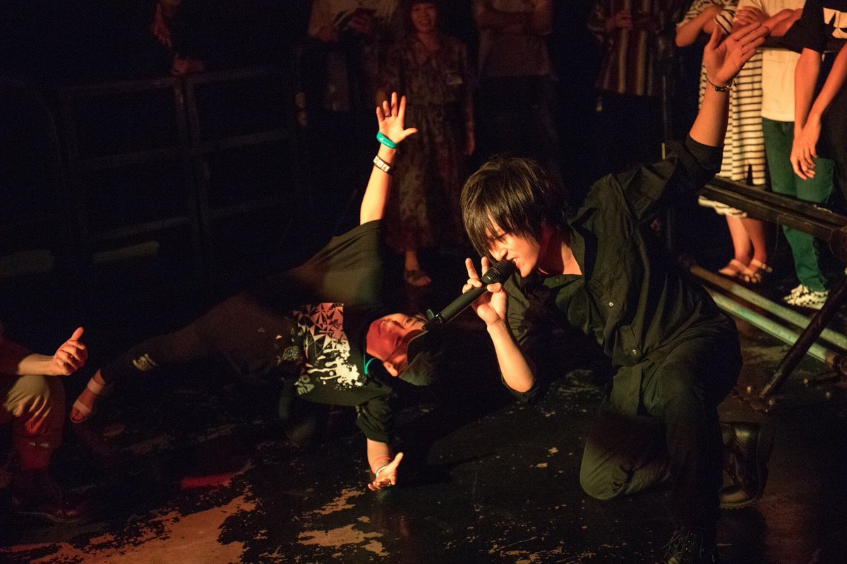 axle000aozora's tweet photo. 8/14(wed.) hypercell 企画
hypercell Project Vol.8
ENDLESS NIGHT

カメラマンのぶらりすさんが
W:BLUEの写真を通常の速度より3倍以上もかっこよく撮って頂きました！！(º﹃º )

最高の夜と音楽、そして写真と言う思い出をありがとう...

ぶらりすさんのTwitterはこちら！！
↓↓
@pillow_ris https://t.co/mZcaPClkIc