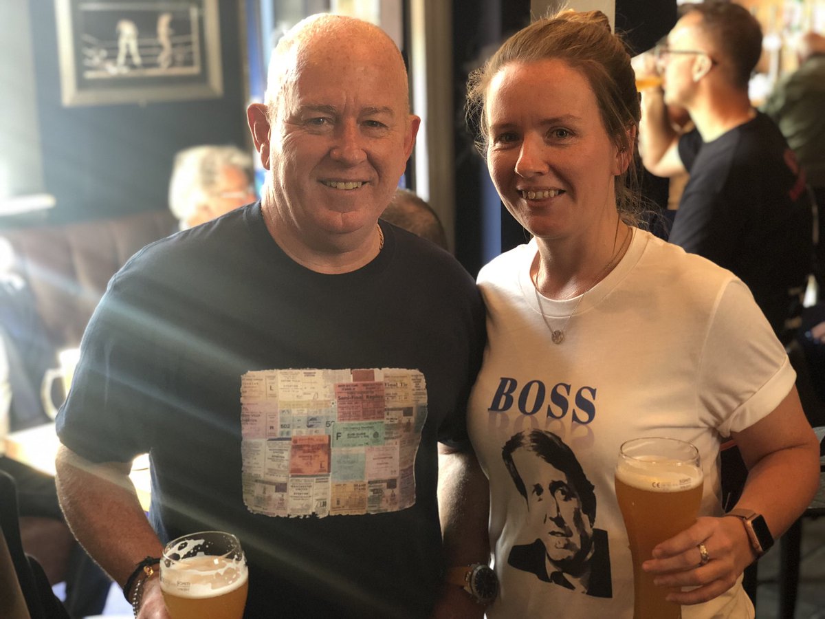 Winning the tshirt game today, me and my arl man! Nice one to <a href="/FutebolBlue/">T de futebol Blue</a> for sortin is out! 🙌🏼🙌🏼💙