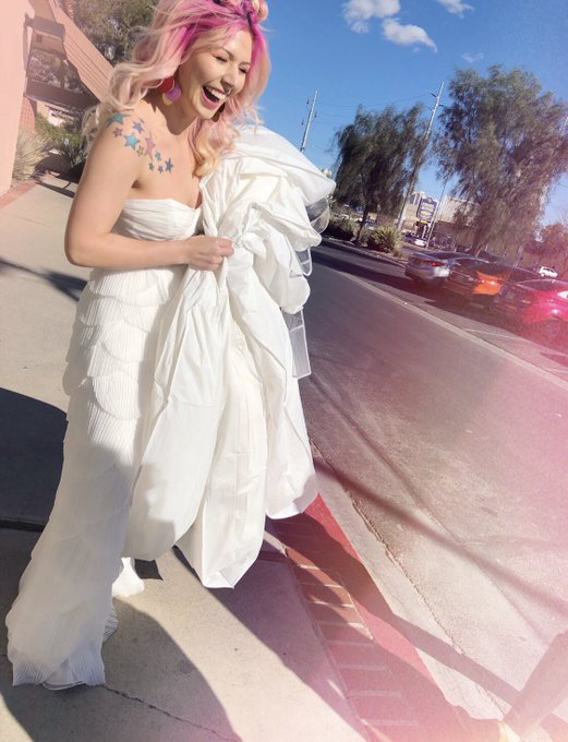 See a bit of my wedding dress shopping and bachelorette party over on @people!   Mega thanks to @LindaLand