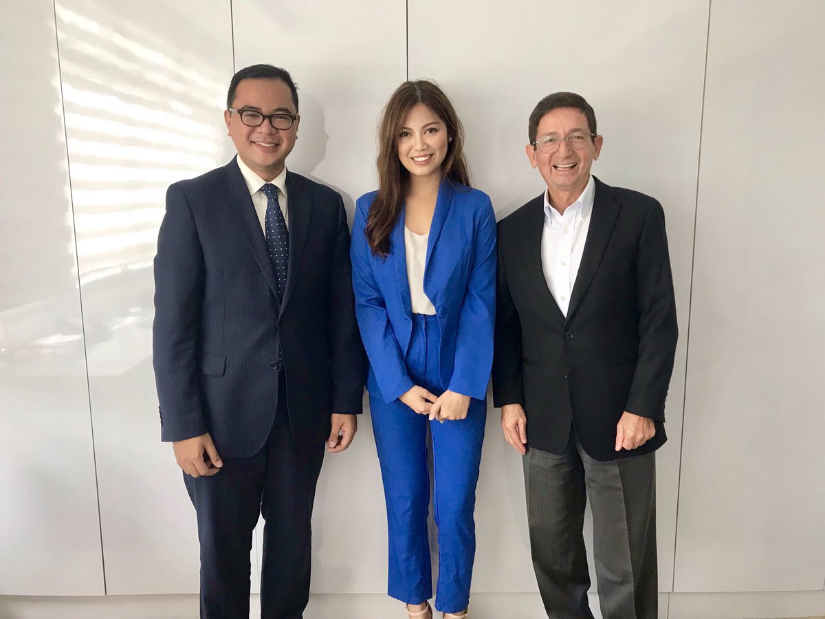 Leading through example: With Don Fabian Baca, Executive President of Casabaca! 🚗 

So lovely meeting a man with such humility, and graciousness in spite of his massive success. Doing it right, <a href="/ToyotaEcuador/">Toyota Ecuador</a>!