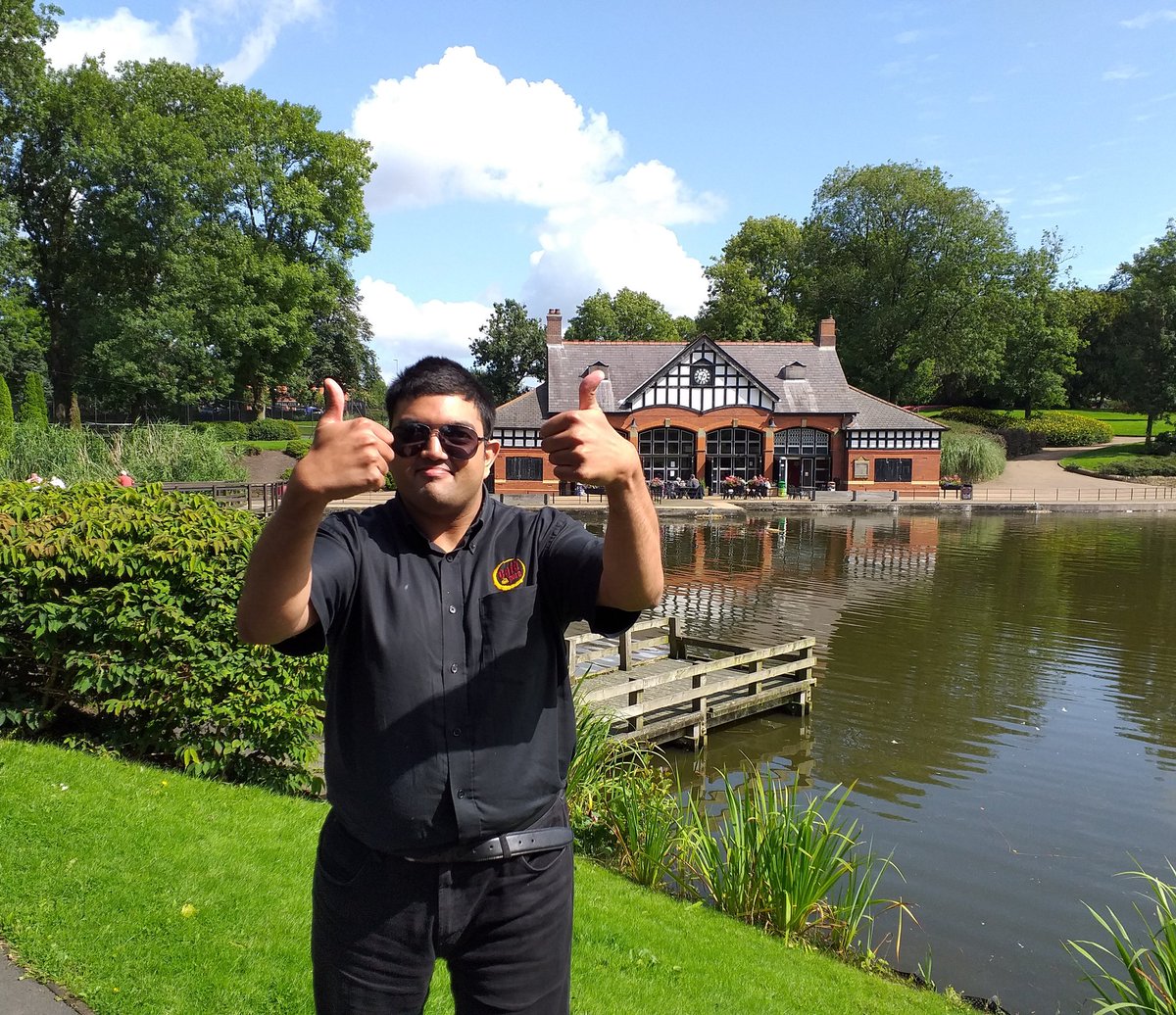BertieBreadVan's tweet photo. Another brilliant Saturday delivering bread with Sanjoy followed by a delicious lunch @theboathousepure π#bertie #bertiethebreadvan #bread #stockport #oldham #pureinnovations @dferrierpure https://t.co/eTTiU0VUTK