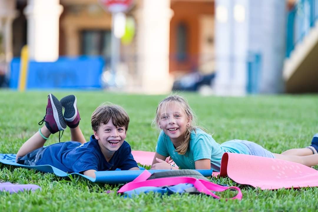 MiznerParkAmphi's tweet photo. Congrats for making it through the first week of school successfully! Now take some time to relax this weekend 😎🌴👓
.
.
#backtoschool #PalmBeach #BocaRaton #MyMPABoca #BocaRocks #familyfun #outdoorfun #community https://t.co/u8Na9rTMuO