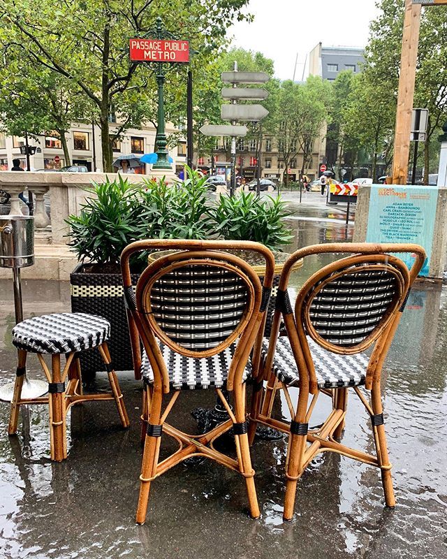 parisonadime's tweet photo. #august in #paris #france #savethepariscafe #placedelamadeleine #parismetro  #parisonadime https://t.co/zPp8fx2TpF https://t.co/VA6Ltce6q2