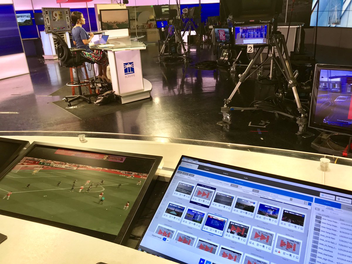 AWinfieldWX's tweet photo. @rambogooner Iโm with you!
Arsenal game on at work #MasterMultitasker https://t.co/5jGbidl8cv