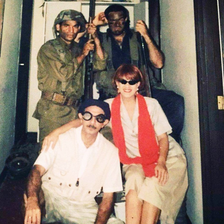 MariaCastilloRD's tweet photo. #1996 Picnic de #fernandoarrabal Con mis queridos #angelhaché @mickymontilla #hensipichardo en el pasillo de los #camerinos de la #salaravelo del #teatronacional #dirección #felixgerman #loquetrajofacebook #Teatro #teatrodominicano #teatrord #arrabal https://t.co/UICBk2O4R1