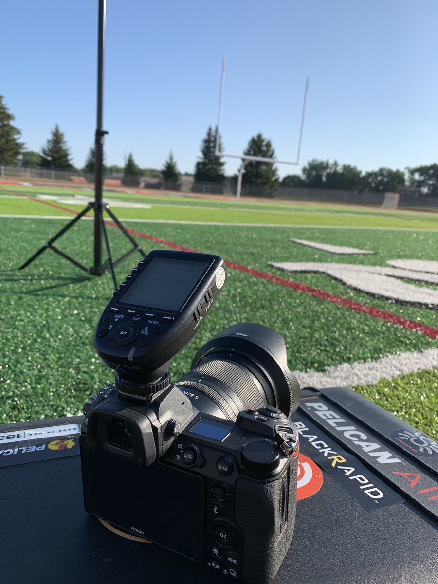 hspimaging's tweet photo. Happy picture day! #lindeneagles @LindenEagles #nikonnofilter @NikonUSA #teampictureday https://t.co/bdmPGYt6vw