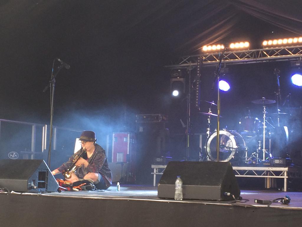 ExtraNormalRecs's tweet photo. .@robyn_steward playing a crackin set at #ContraPop. Beautiful spacey sounds! https://t.co/qVod69XoGw
