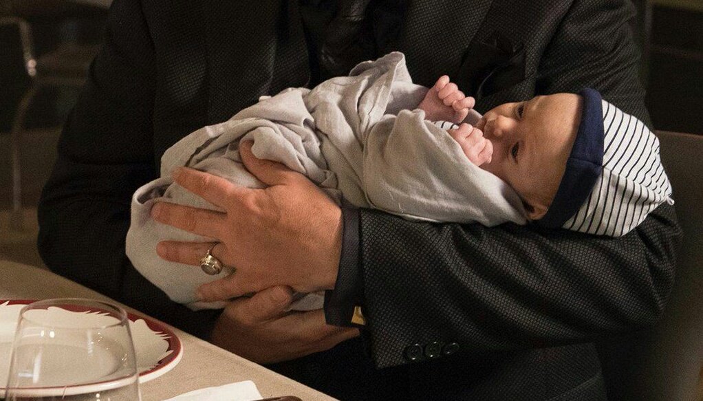 OUAT_HB's tweet photo. Un bébé que vous aimeriez tenir dans vos bras ? 
#BabyRobin 
#BabyGideon 
#BabyHope 
#BabyNeal https://t.co/Uq8drqfiCj