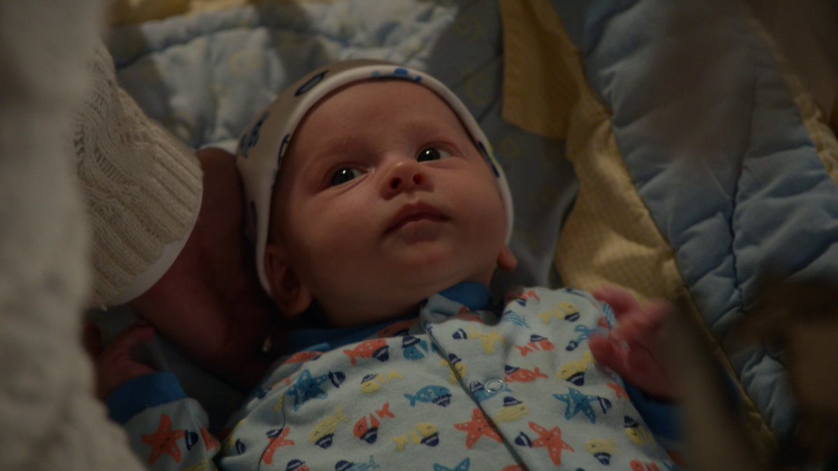 OUAT_HB's tweet photo. Un bébé que vous aimeriez tenir dans vos bras ? 
#BabyRobin 
#BabyGideon 
#BabyHope 
#BabyNeal https://t.co/Uq8drqfiCj