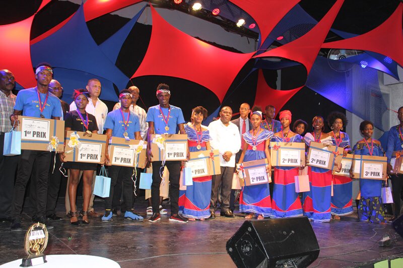 moisejovenel's tweet photo. Félicitations à toute l’équipe du MENFP et aux 10 finalistes du Concours de musique, déroulé sur le thème « An n kole tèt pou yon lòt Ayiti». Le MC a dejà reçu les instructions afin d’accompagner le champion de ce concours qui a contribué à la découverte de nombreux talents. https://t.co/ocB3Cu49e0