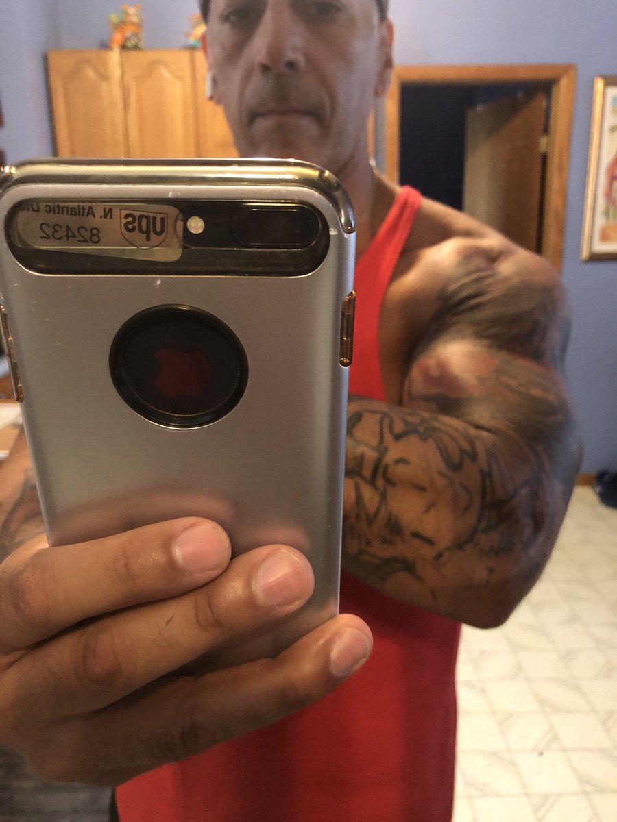 Redemptionta2's tweet photo. 2months in..... https://t.co/E8qyanM76z