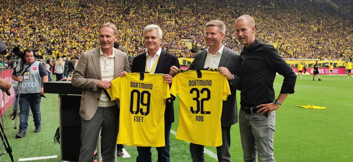 👋 Herzlich Willkommen im schönsten Stadion der Welt! 

Neuer Champions-Partner und schon sind die Kollegen von <a href="/ESET/">ESET</a> hautnah dabei! 

#BVBFCA <a href="/ESET_de/">ESET DACH</a>