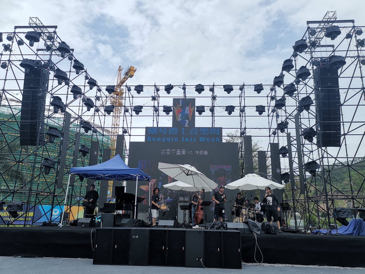 saxophon9's tweet photo. 2019年8月17日-18日
【跨樂】新生代音樂節
登陸珠海橫琴近60位國內外知名爵士樂手來自9個國家及地區的14支知名爵士樂隊開啟為期兩天的國際音樂藝術盛典和視聽盛宴Let's start enjoying the music tonight.
#NiccolòFaraci 法國
#IzumiKoga（古賀泉）日本
#KoshiroIwatani 岩穀耕資郎日本
#CcLee 中國 https://t.co/TgmPQIebjT