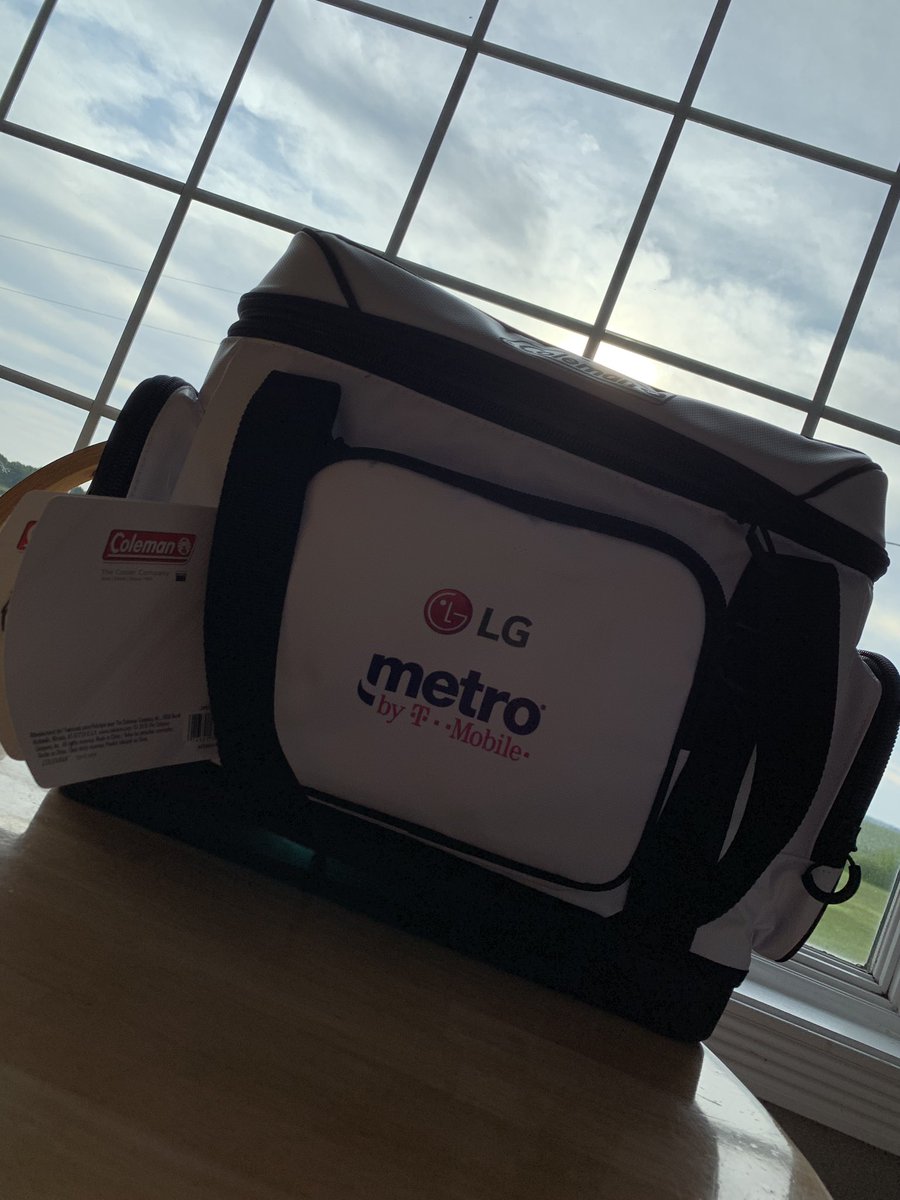 craftcom's tweet photo. Thanks to @LGUS for selecting the Mason City Metro by T-Mobile store in the sales contest!!! Customers are loving the new LG Stylo 5!!! #BoldNorth #MetrobyTmobile https://t.co/xh1B1WVj1K