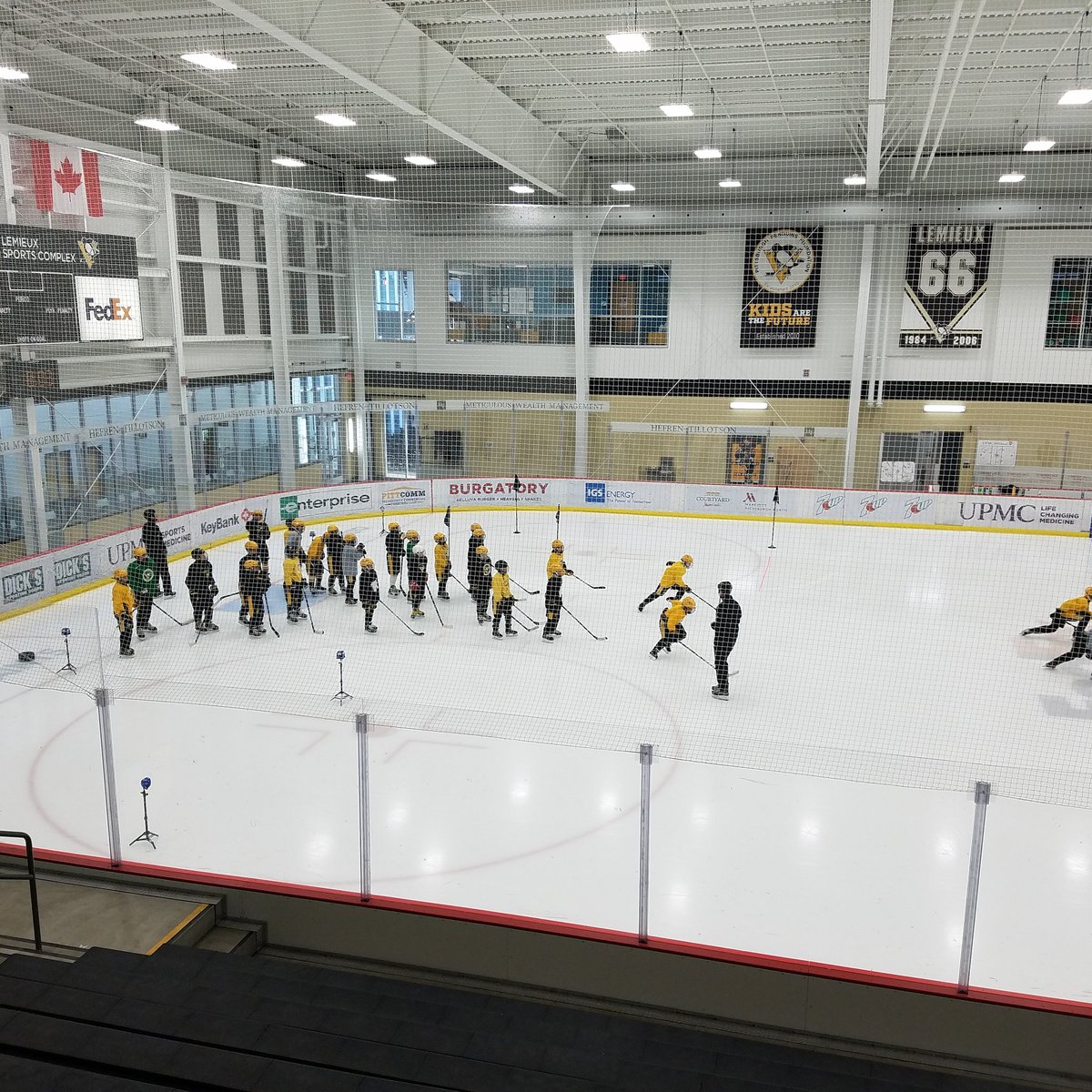 questforquebec's tweet photo. The 2007 Dick's Sporting Goods Pens Elite boys did great on ice testing!  https://t.co/E7AVNnPVm1 https://t.co/JblLcJn149